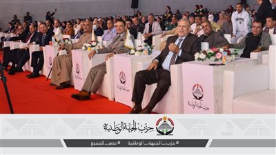 وسط أجواء وطنية.. حضور جماهيري واسع في مؤتمر 