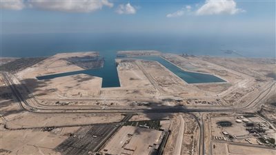 استمرار أعمال تطوير ميناء السخنة وتحويله إلى مركز محوري عالمي