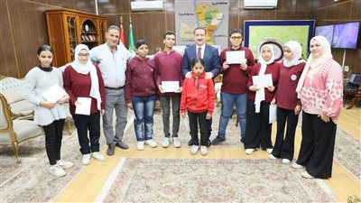 محافظ المنوفية يكرم الطلاب المتفوقين بمدرسة النور للمكفوفين بشبين الكوم