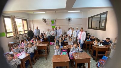 طب أسنان بني سويف تنظّم قافلة توعوية لمدرسة التوفيق بشرق النيل