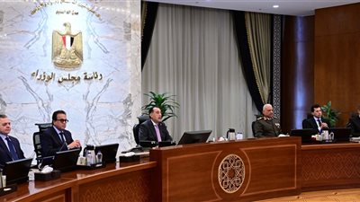 رئيس الوزراء يوافق على تخصيص أراضٍ لإقامة قرى الظهير الصحراوي