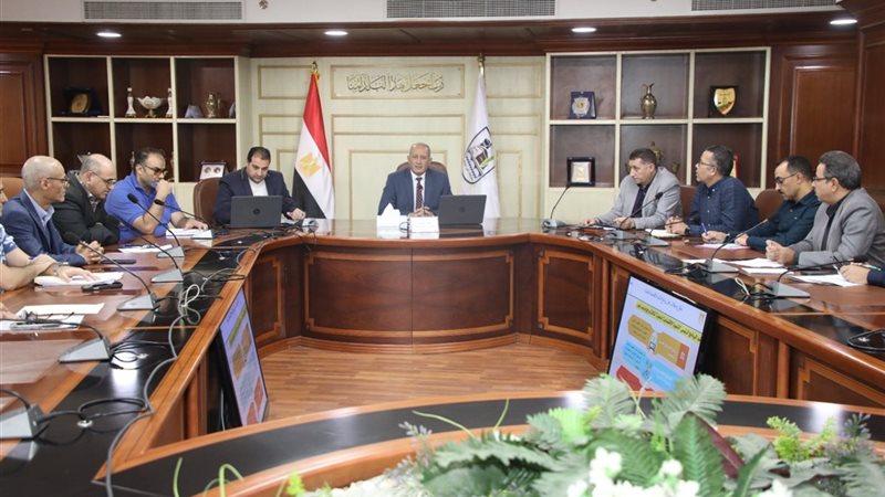 اللواء حازم عزت السكرتير