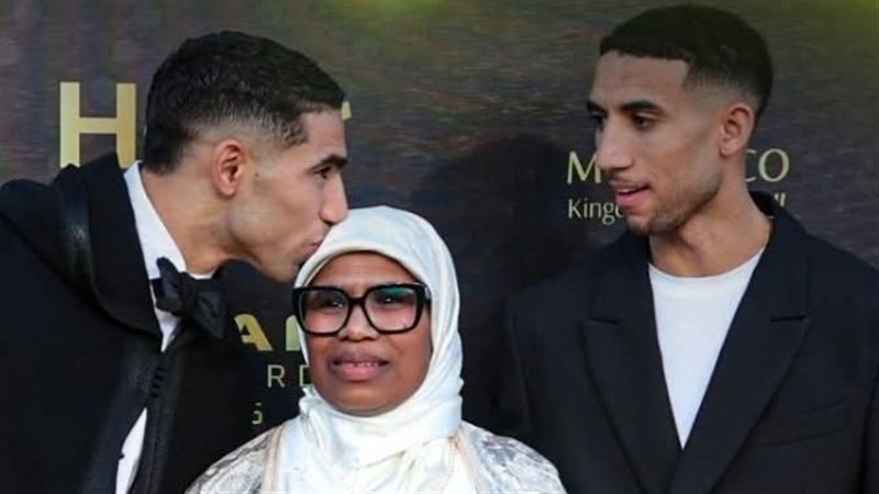 أشرف حكيمي يتوج بجائزة