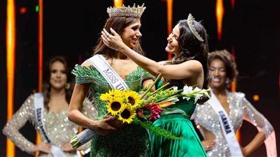 من الانسحاب للسقوط.. مواقف غريبة شهدتها مسابقة جمال الكون 