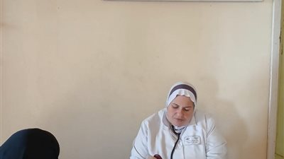 صحة السويس توقع الكشف الطبي على 756 حالة خلال قافلة علاجية بعيون موسى 