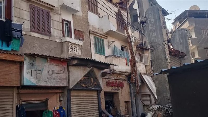 العقار المنهار