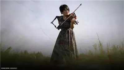 مانامي إيتو... أوّل عازفة كمان تدخل جينيس بذراع اصطناعية 