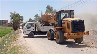 محافظ أسيوط يوجه بتكثيف حملات النظافة بقرى أبنوب ورفع 140طن مخلفات
