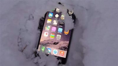 أخطر 5 أسباب وراء ضعف بطارية الهاتف في الشتاء.. وكيف تتجنبها؟