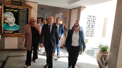 محافظ القاهرة يتفقد عددًا من اللجان المعدةلاستقبال الناخبين للتأكد من جاهزيتها