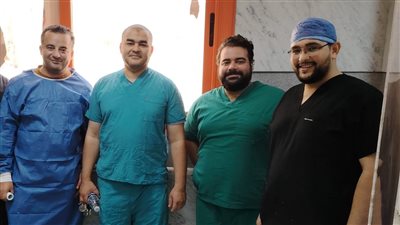 محافظ بني سويف يُثني على جهود فريق طبي في إجراء جراجة دقيقة لطفل 