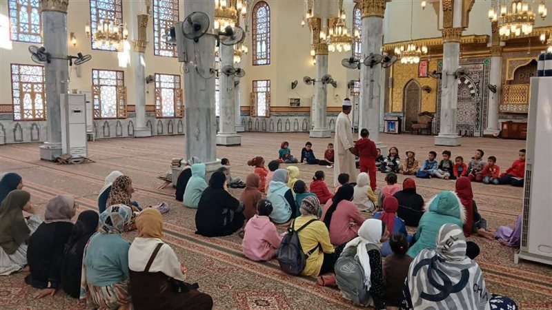 150 مسجدًا تواصل