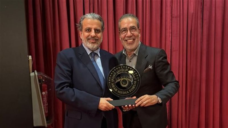 تكريم مدحت العدل