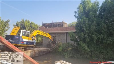 محافظ القليوبية يتابع إزالة 12 حالة تعدّ مغمورة بالمياه بفرع رشيد بالقناطر 