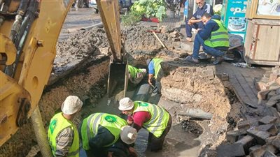 إصلاح كسر مفاجئ بخط مياه بالشعراء وعودة الضخ للمواطنين بصورة طبيعية