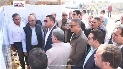 وزير الإسكان ومحافظ الفيوم يتفقدان توسعات محطة معالجة كحك بمركز يوسف الصديق