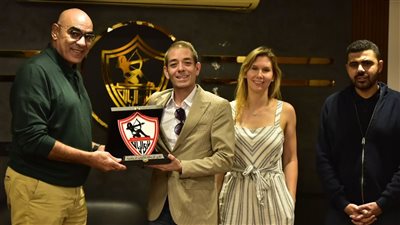 متعلق بالسعيد وطارق حامد.. زيارة مفاجئة من معهد برشلونة لنادي الزمالك