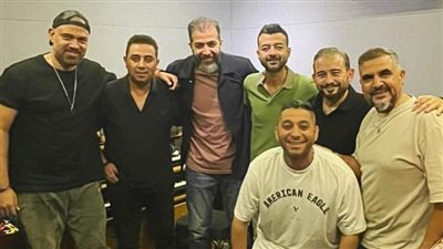 آخرهم هيثم شاكر والليثي .. الشاعر خالد تاج الدين يعيش نشاط غنائي 