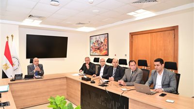 تنفيذ خطة لتطهير الترع والمصارف.. سويلم يتابع منظومة الري بمحافظة الفيوم