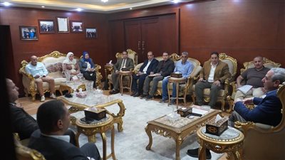 محافظ الغربية يجتمع برؤساء المراكز والمدن والأحياء لمراجعة الاستعدادات النهائي