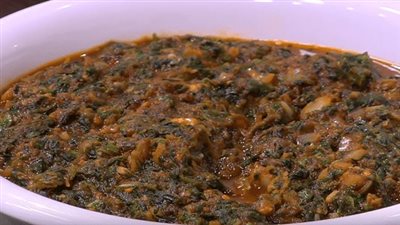 ‎طريقة عمل السبانخ المطبوخة بالصلصة والأرز.. خطوات سهلة وبسيطة