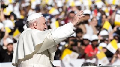 كاميرا البابا الراحل فرانسيس تباع بـ 6.5 مليون يورو في مزاد