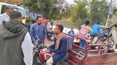 رئيس مدينة قفط يصادر تروسيكلا يستقله طلاب مدارس بعد انتهاء يومهم الدراسي