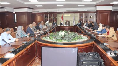 سكرتير عام بنى سويف يعقد اجتماعًا لمناقشة طلبات تقنين الأوضاع 