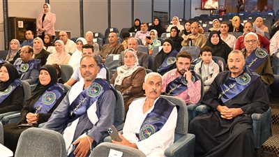 محافظ البحيرة ومدير جمعية المحاربين القدماء يشهدان احتفالية تكريم أسر الشهداء 