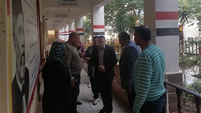 لجان دكرنس جاهزة للتصويت.. مظلات لكبار السن وإتاحة كاملة لذوي الهمم