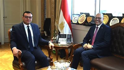 وزيرا الإسكان والعمل يبحثان تعزيز التعاون في عدد من الملفات المشتركة