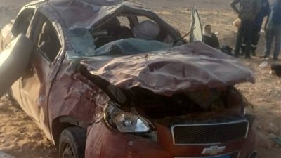  من أسرة واحدة.. مصرع شخص وإصابة 4 في انقلاب سيارة بالوادي الجديد