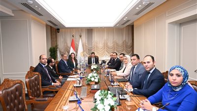 أشرف صبحي يلتقي ممثلة 