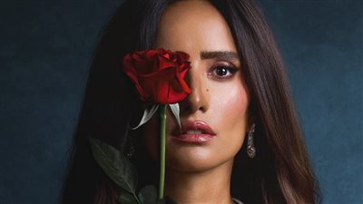 شرف كبير واستمتعت بالتجربة.. زينة تعلق على مشاهدات مسلسلها العالية| تفاصيل