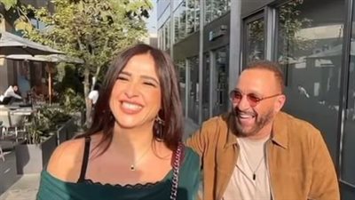 فيديو عفوي يجمع ياسمين والسقا.. وصلة رقص تشعل إنستجرام