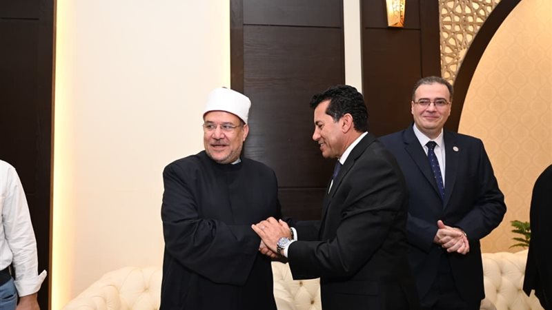 وزير الشباب والرياضة