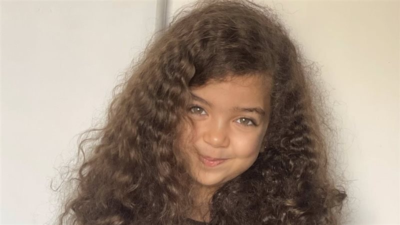 الطفلة آيسل