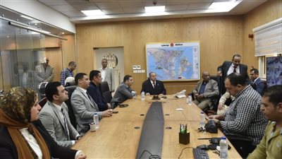 محافظ بورسعيد يترأس غرفة عمليات الشبكة الوطنية لمتابعة انتخابات النواب