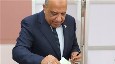 وزير الكهرباء والطاقة المتجددة يدلي بصوته في انتخابات مجلس النواب 2025