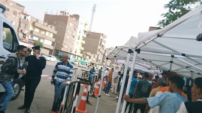 توافد الناخبين بالسويس على مراكز الاقتراع للإدلاء بأصواتهم بانتخابات النواب