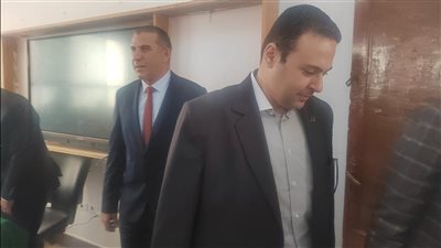 رئيس حزب العدل يتفقد اللجان الانتخابية بمدرسة سيزا نبراوى