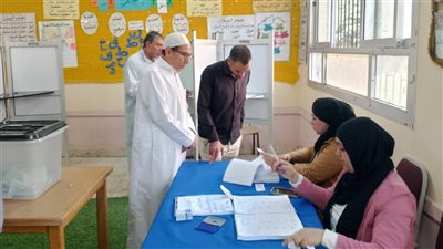 رئيس مدينة الزرقا تتابع سير انتظام العملية الانتخابية في دمياط
