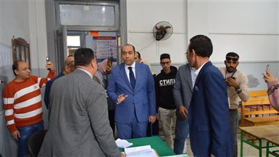 نائب محافظ المنوفية يُدلي بصوته بمدرسة منوف التجارية بنات ويتفقد المقرات