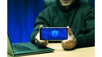 كيف تتجنب أي اختراق لهاتفك.. خطوات الحماية الأساسية ؟