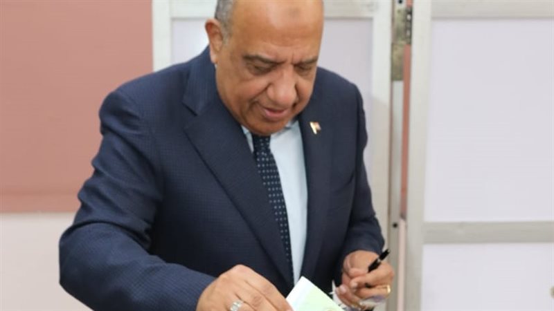 وزير الكهرباء يدلي