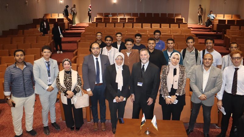 جانب من زيارة البروفيسور