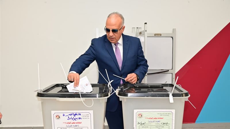 وزير الموارد المائية