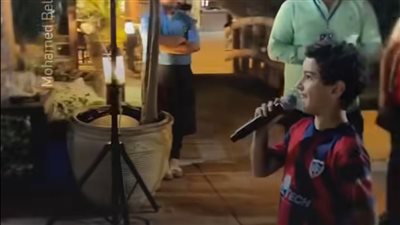 طفل يخطف الأنظار في نادي سموحة بسبب جرأته.. ما القصة؟