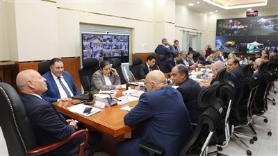 محافظ القاهرة يترأس غرفة العمليات المركزية بالمحافظة بحضور نوابه