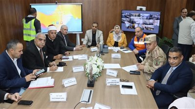 محافظ القليوبية يترأس غرفة العمليات الرئيسية لمتابعة اليوم الثاني للنواب